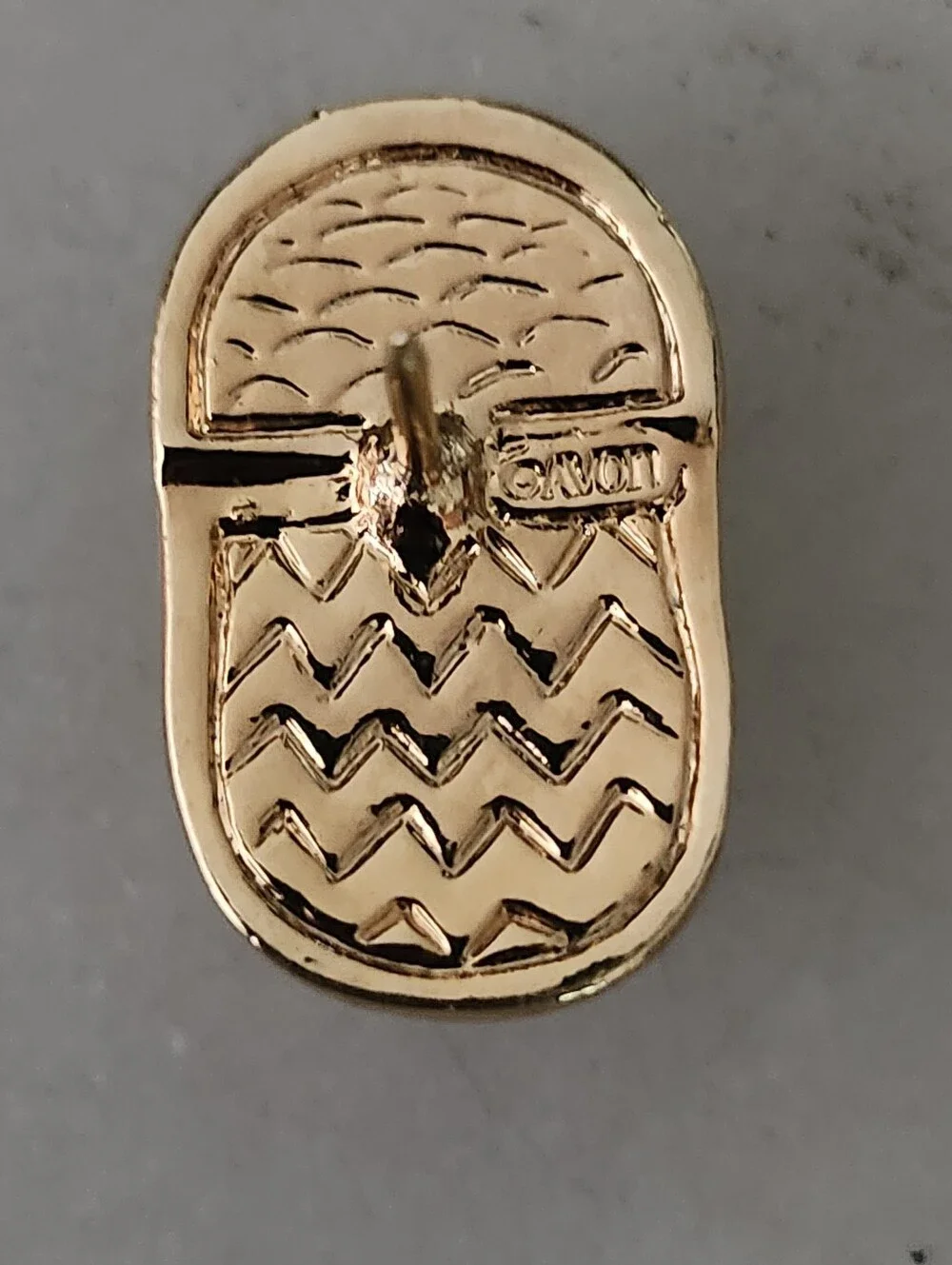 Avon delicate gold